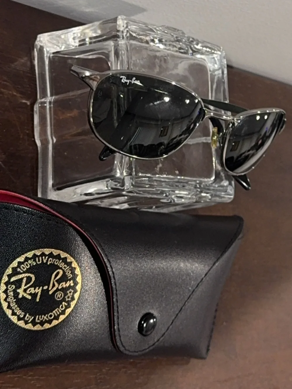 Ray-Ban Men’s Black Gunmetal Frame Sunglasses with Case AUTHENTIC